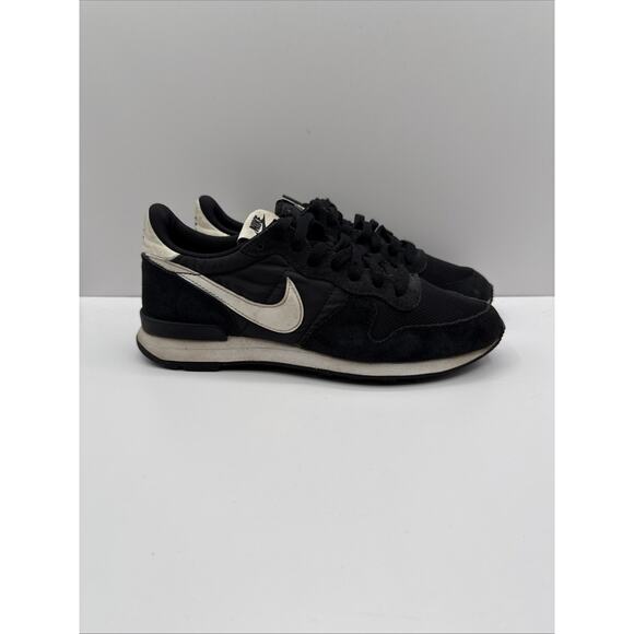 Size 6.5 - Nike Internationalist Black White Running Walking Shoe‎ 631754-011 - Picture 2 of 9